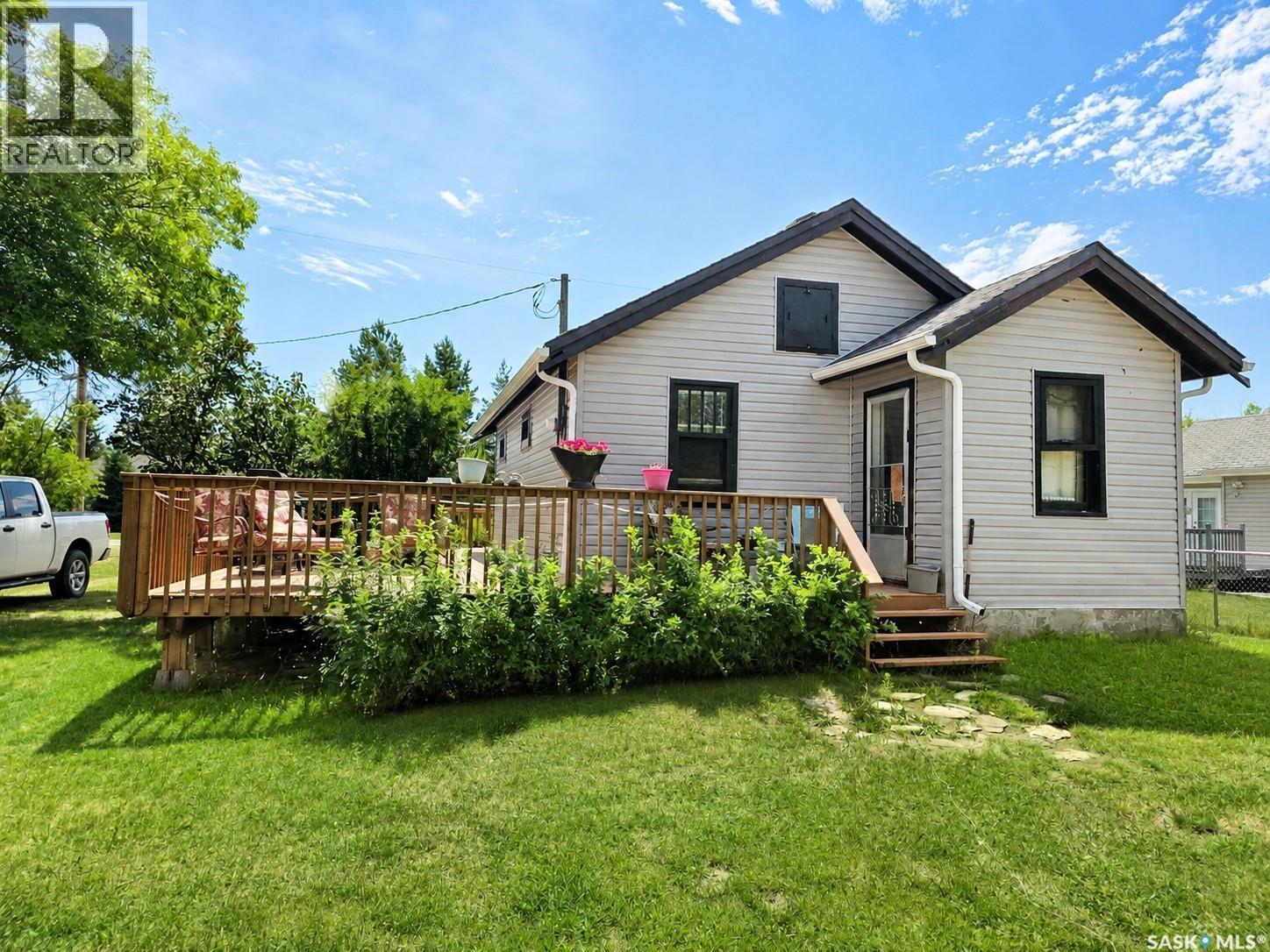 460 Mistusinne Crescent, Mistusinne, SK - Outdoor With Deck Patio Veranda