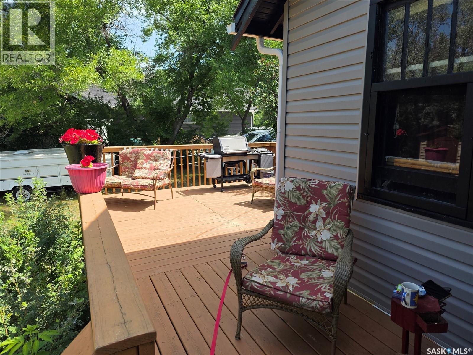 460 Mistusinne Crescent, Mistusinne, SK - Outdoor With Deck Patio Veranda With Exterior