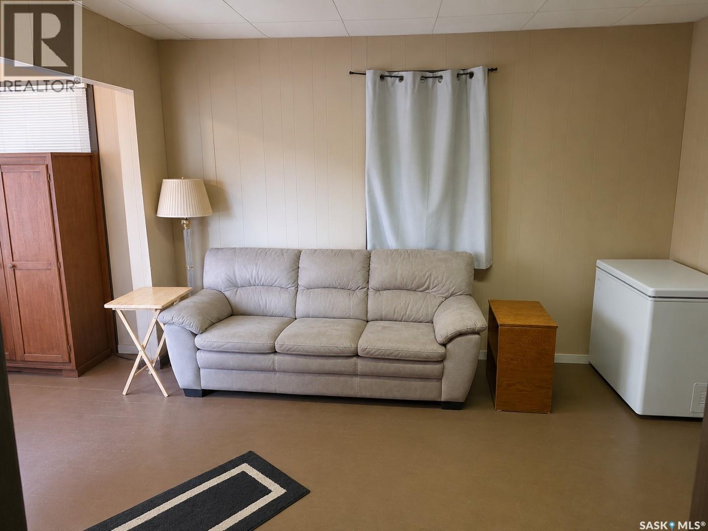 460 Mistusinne Crescent, Mistusinne, SK - Indoor