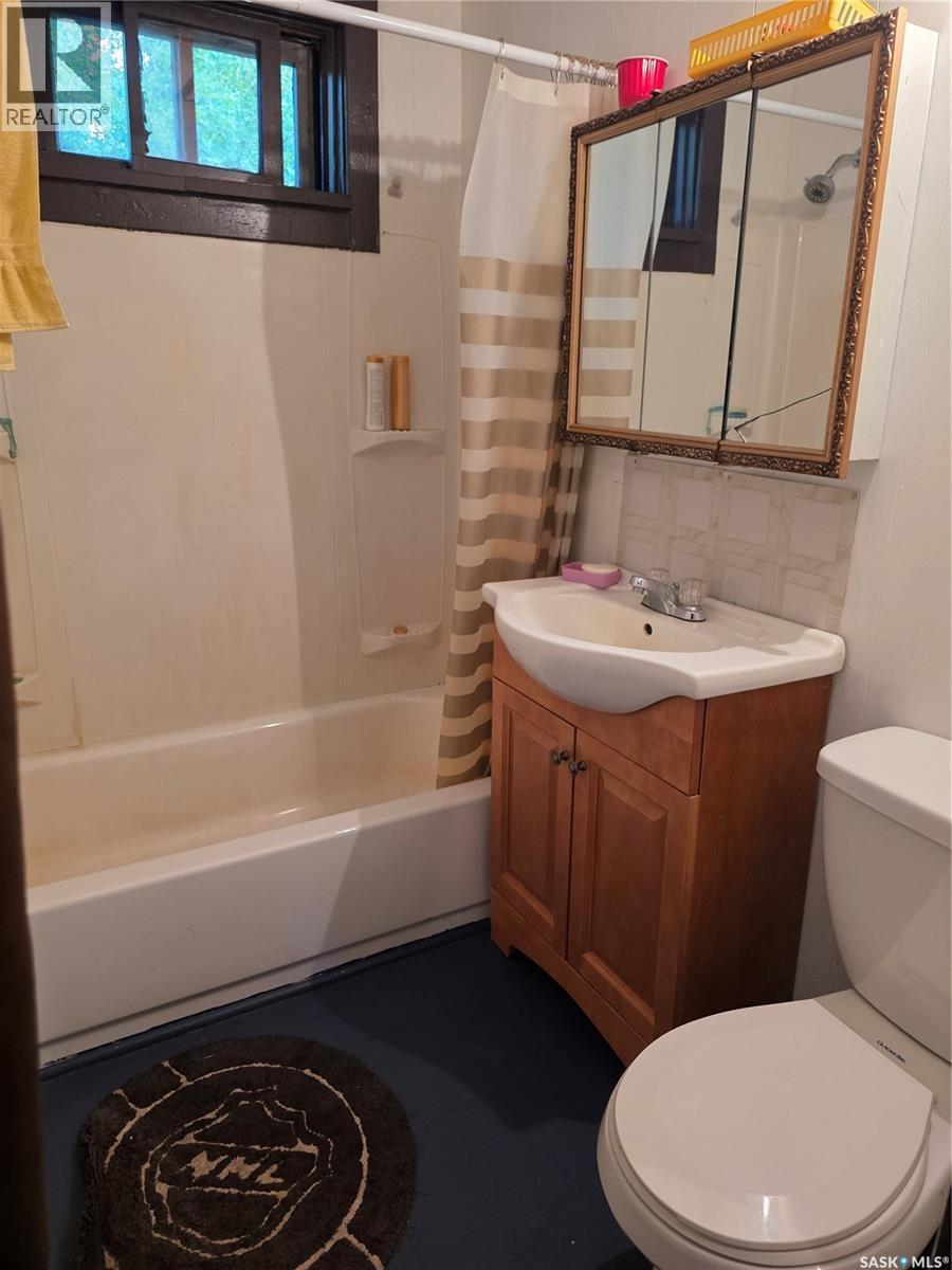 460 Mistusinne Crescent, Mistusinne, SK - Indoor Photo Showing Bathroom