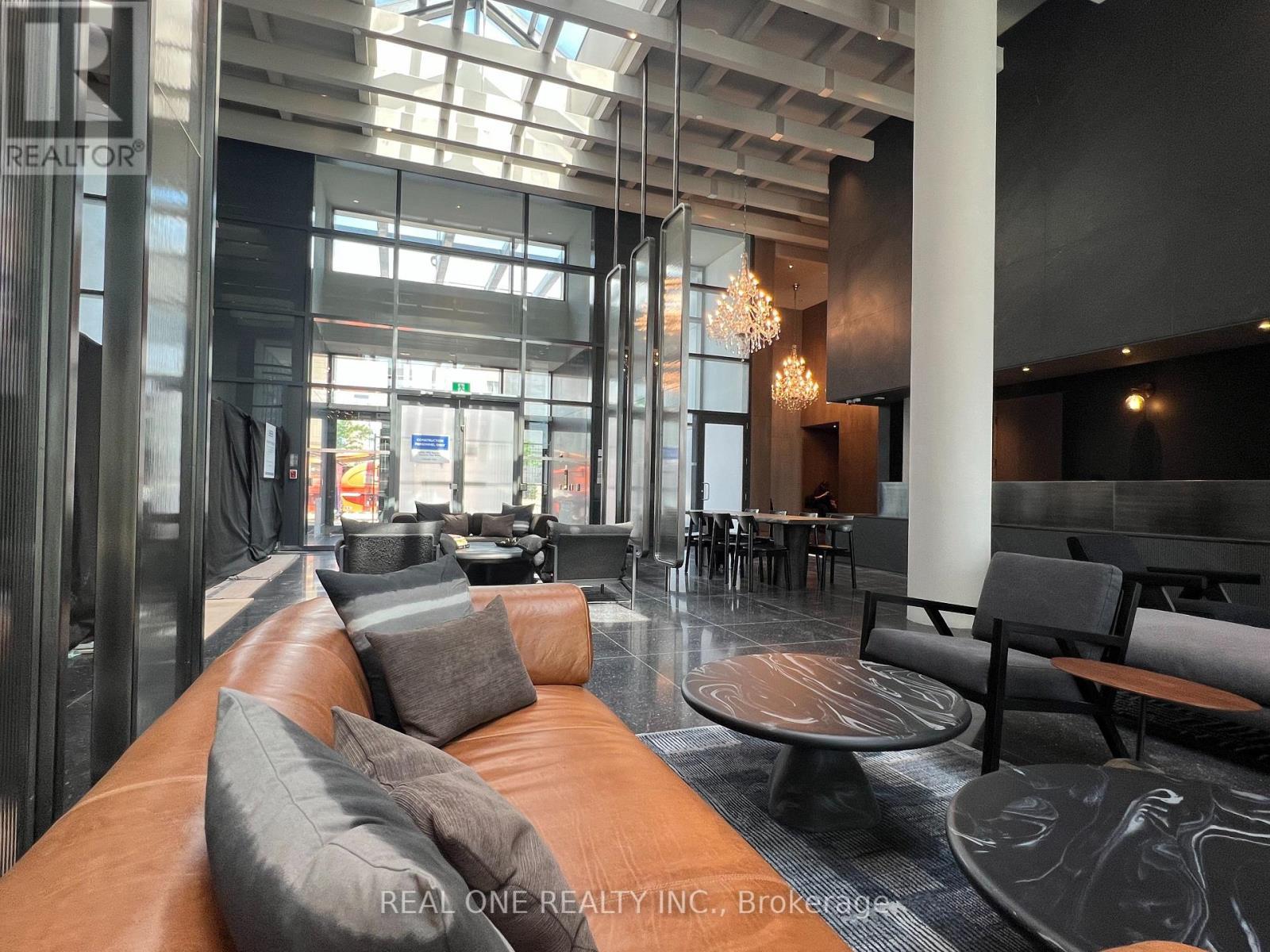3611 - 28 Interchange Way, Vaughan, ON - Indoor
