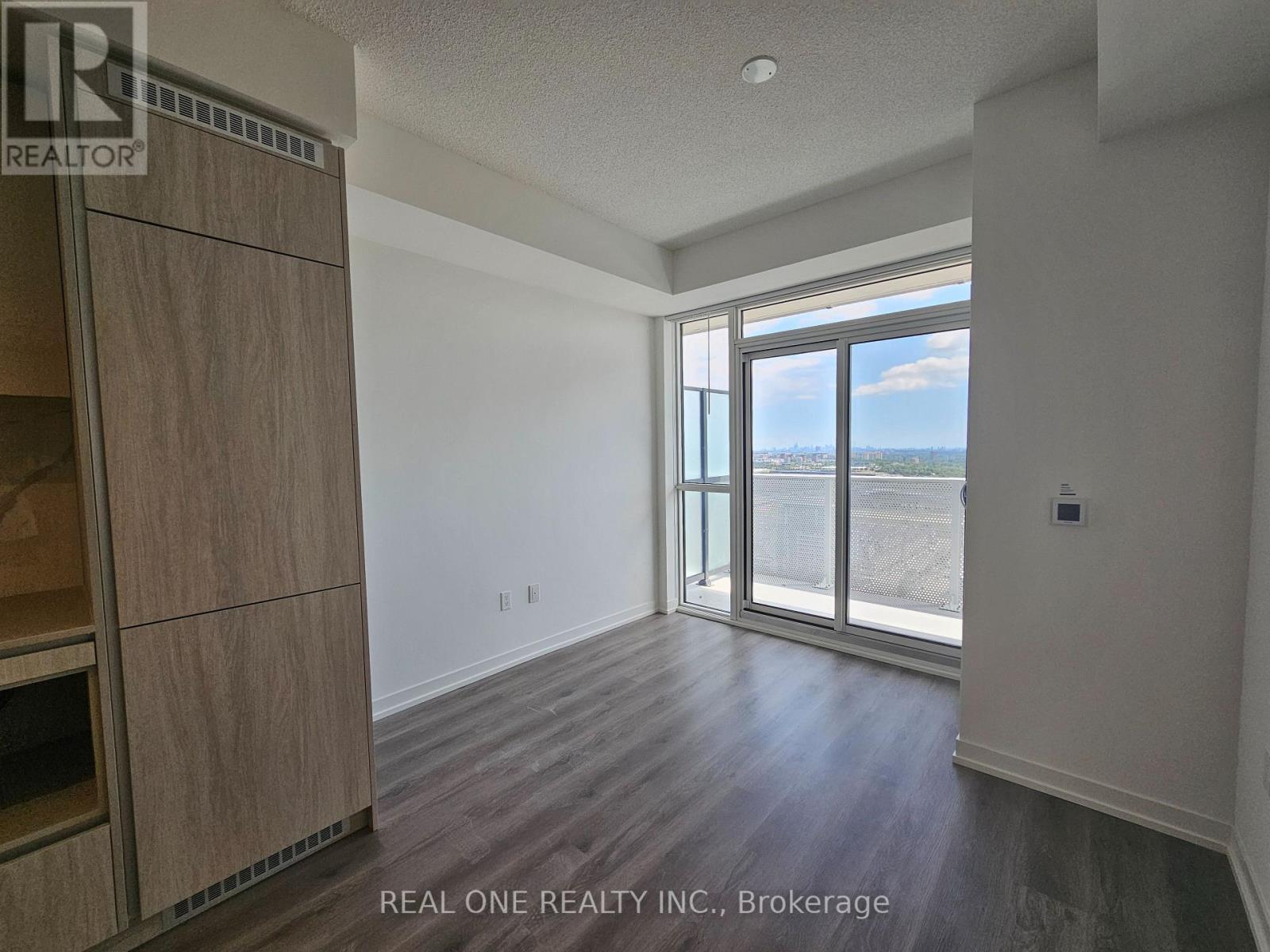 3611 - 28 Interchange Way, Vaughan, ON - Indoor Photo Showing Other Room