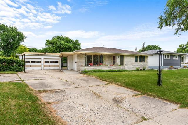 61 Verbena St, Winnipeg, MB - Outdoor With Facade