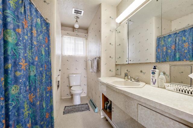 61 Verbena St, Winnipeg, MB - Indoor Photo Showing Bathroom