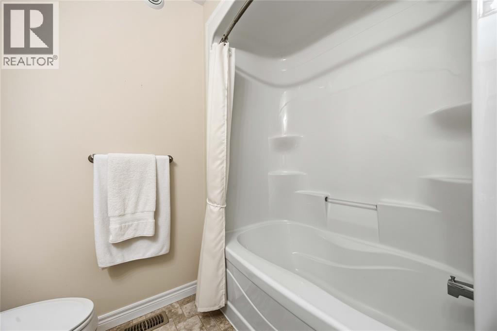 5600 Blackwell Sideroad Unit# 453, Sarnia, ON - Indoor Photo Showing Bathroom