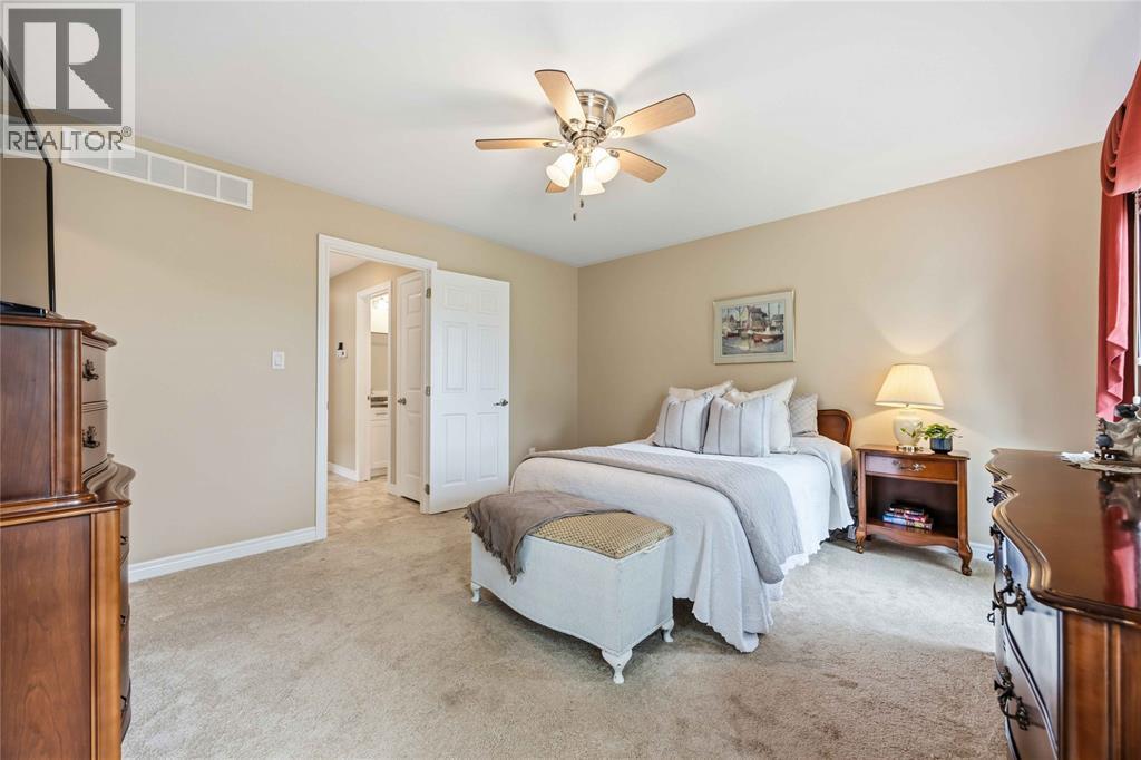 5600 Blackwell Sideroad Unit# 453, Sarnia, ON - Indoor Photo Showing Bedroom