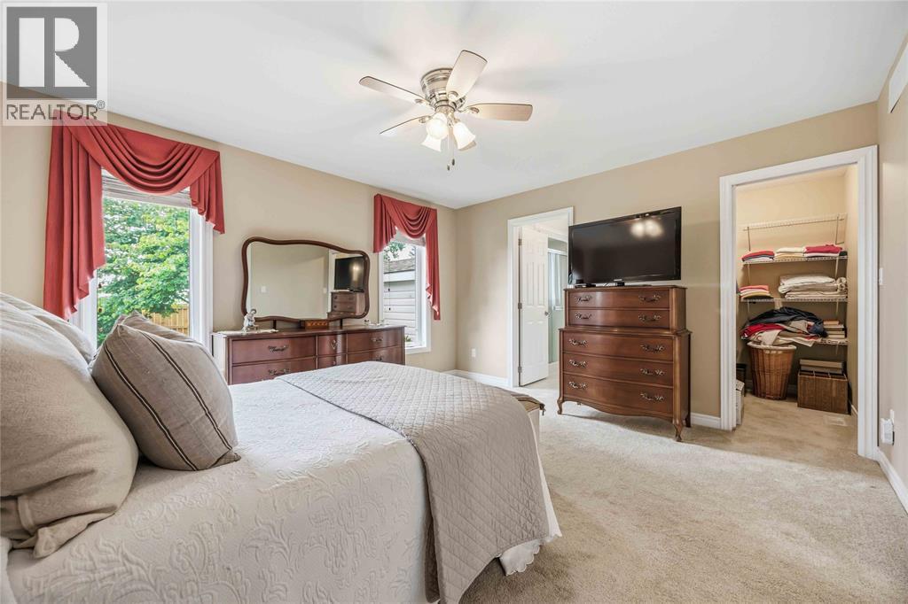 5600 Blackwell Sideroad Unit# 453, Sarnia, ON - Indoor Photo Showing Bedroom