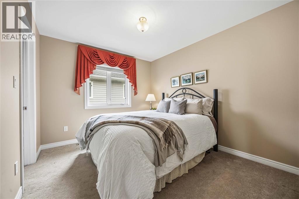 5600 Blackwell Sideroad Unit# 453, Sarnia, ON - Indoor Photo Showing Bedroom