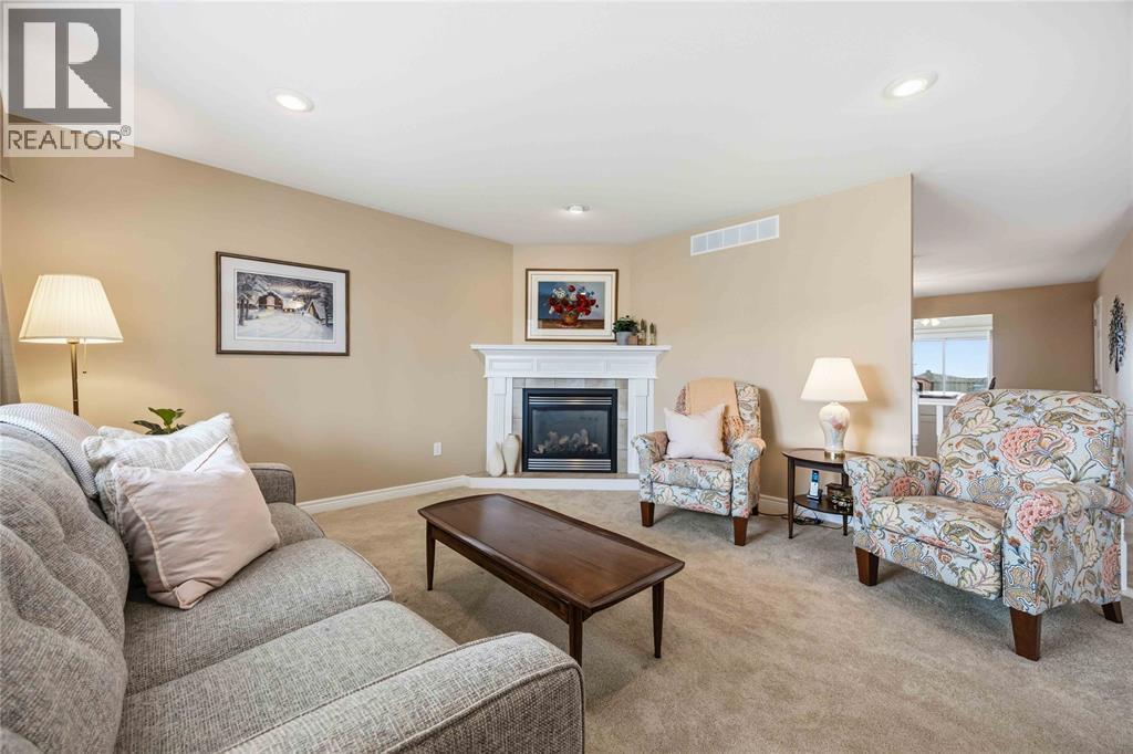 5600 Blackwell Sideroad Unit# 453, Sarnia, ON - Indoor Photo Showing Living Room With Fireplace