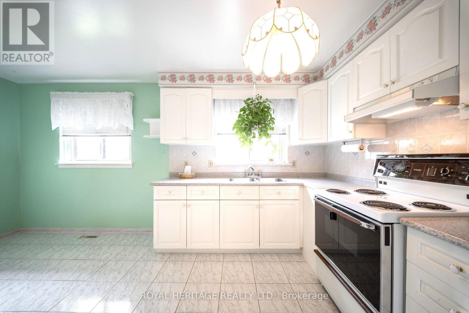 79 Fulbert Crescent, Toronto, ON - Indoor Photo Showing Kitchen With Double Sink