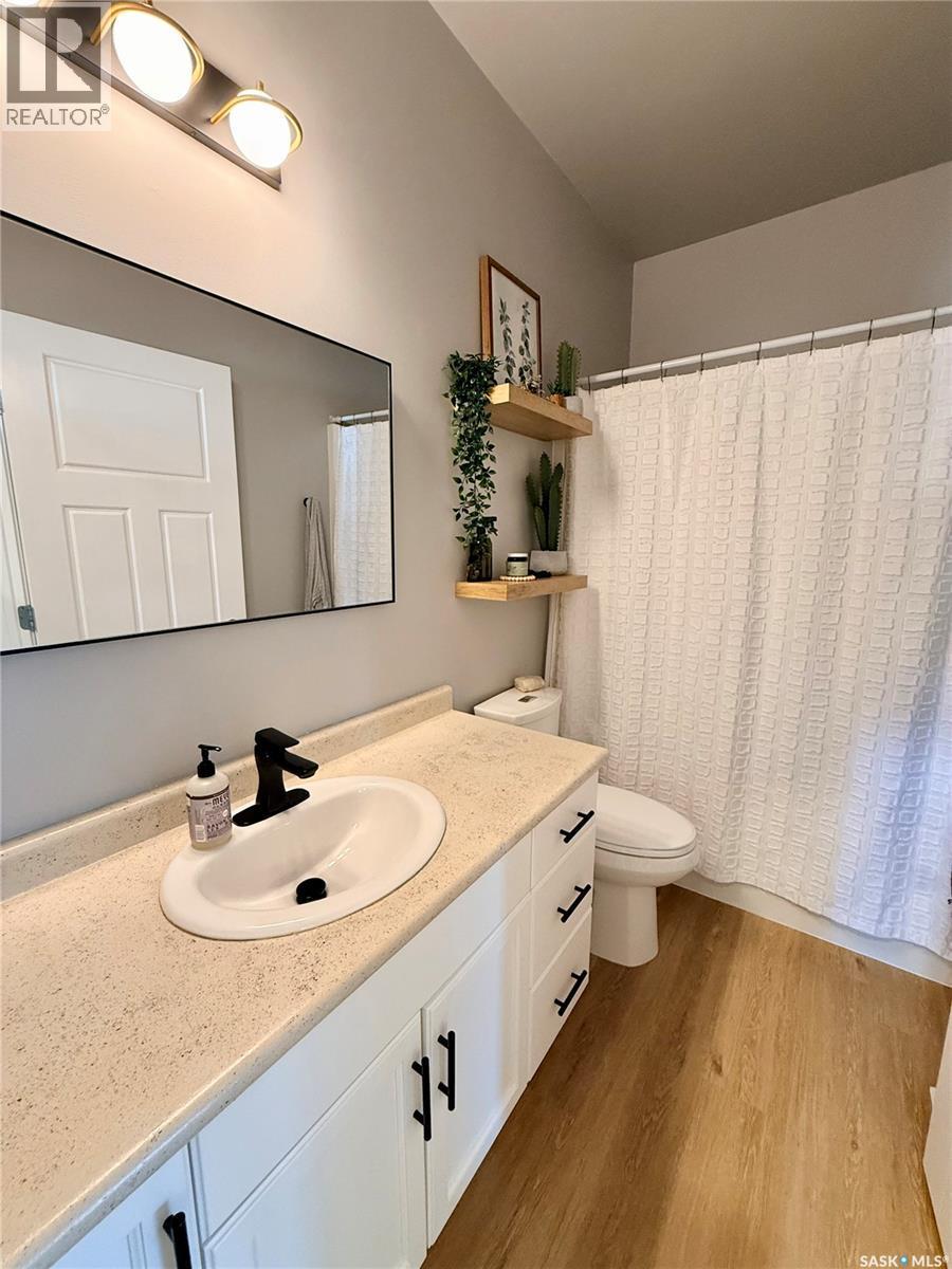 34 701 Mcintosh Street E, Swift Current, SK - Indoor Photo Showing Bathroom