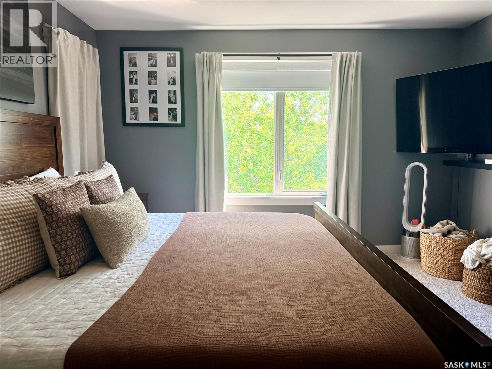 34 701 Mcintosh Street E, Swift Current, SK - Indoor Photo Showing Bedroom