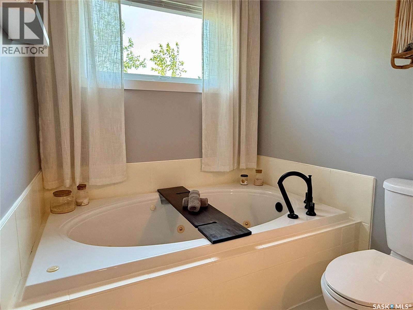 34 701 Mcintosh Street E, Swift Current, SK - Indoor Photo Showing Bathroom