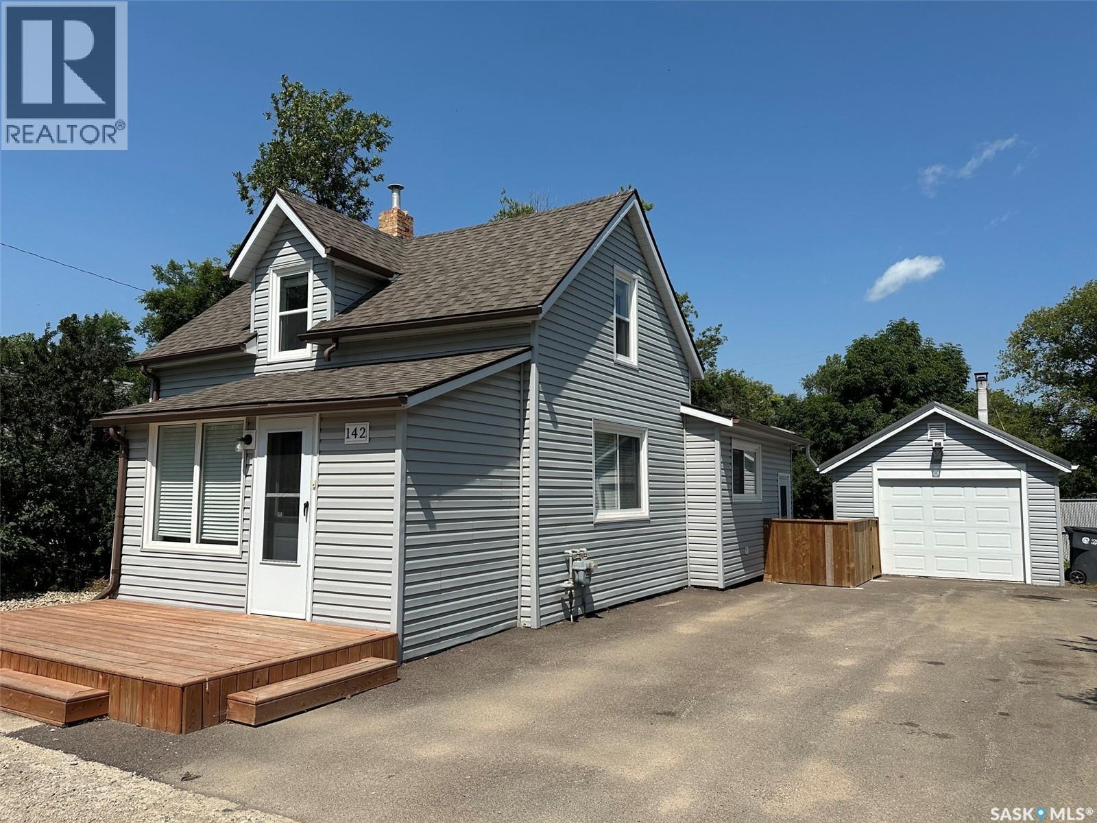 142 2Nd Avenue W, Central Butte, SK - Outdoor