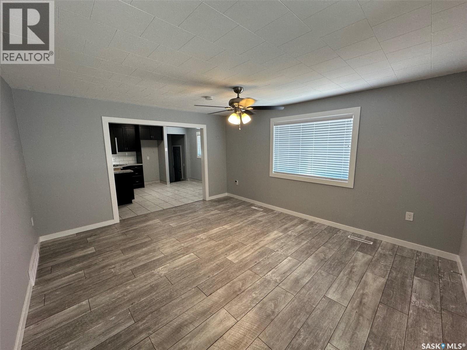 142 2Nd Avenue W, Central Butte, SK - Indoor Photo Showing Other Room