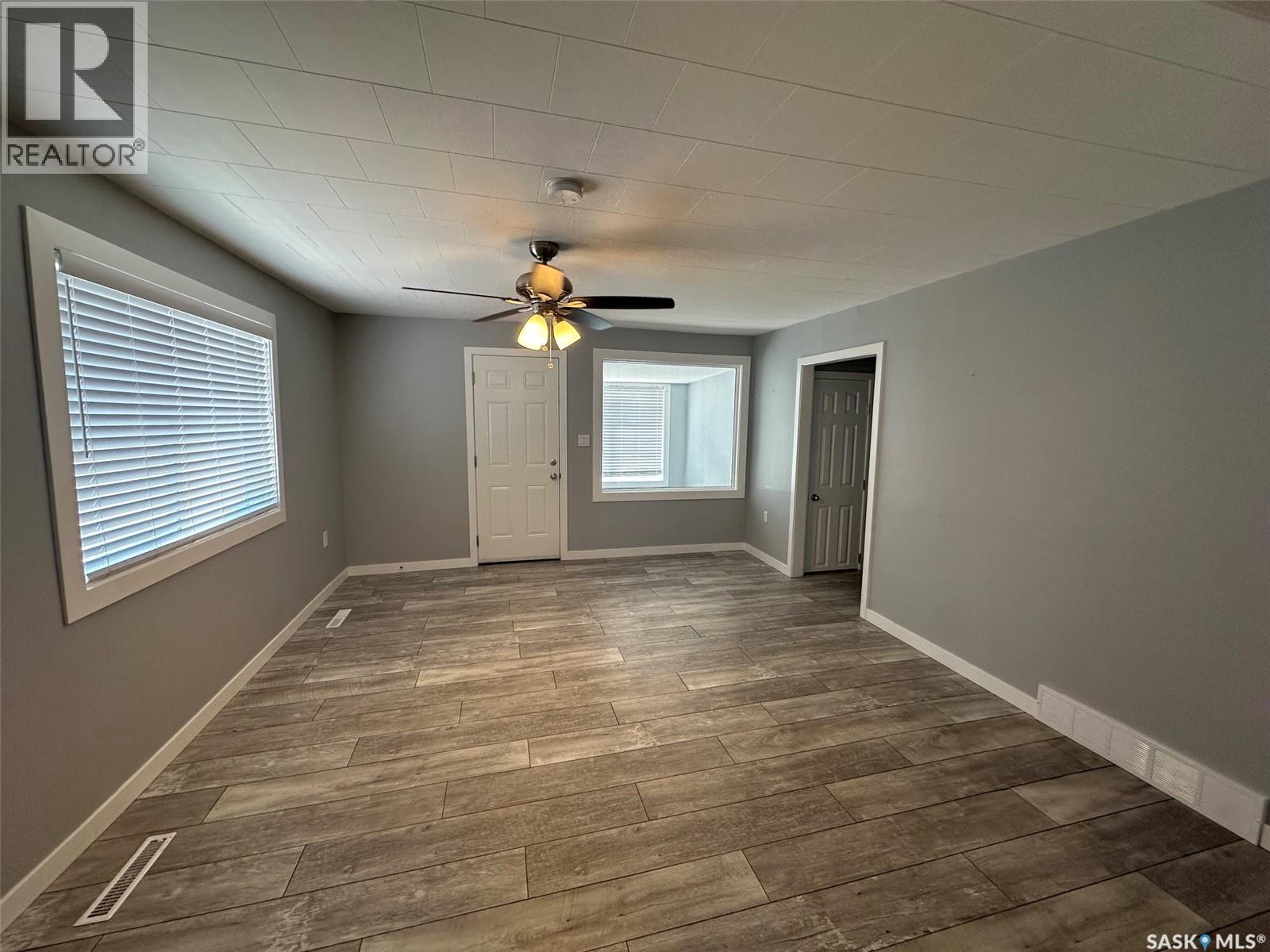 142 2Nd Avenue W, Central Butte, SK - Indoor Photo Showing Other Room