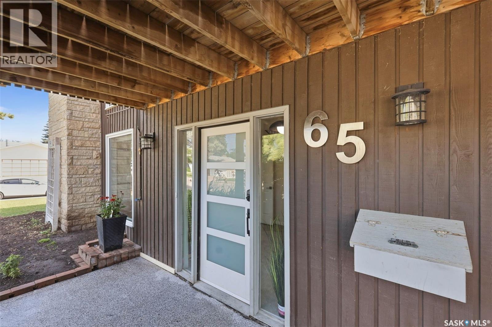 65 Rennie Place, Saskatoon, SK - Outdoor With Exterior