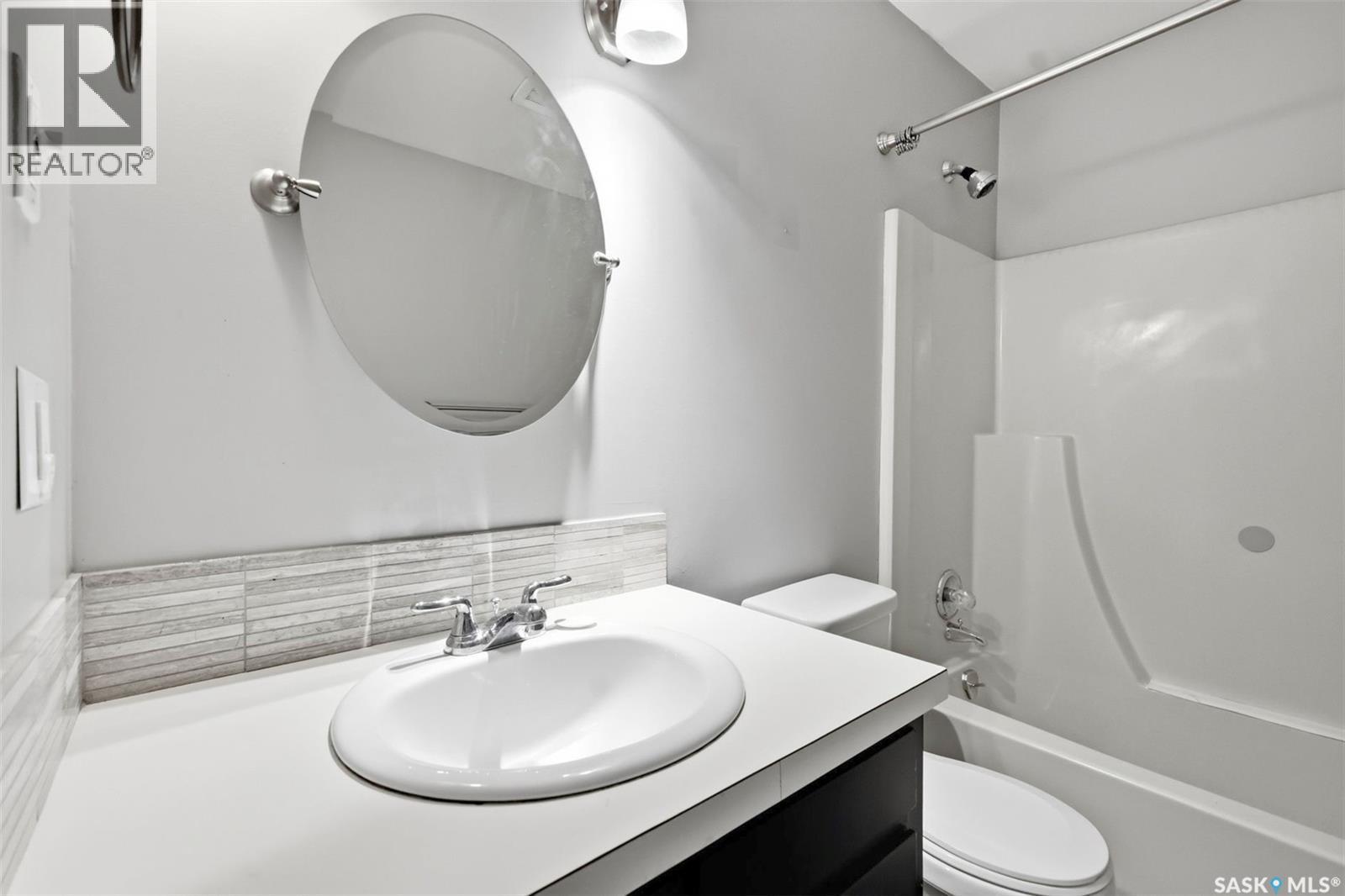 65 Rennie Place, Saskatoon, SK - Indoor Photo Showing Bathroom