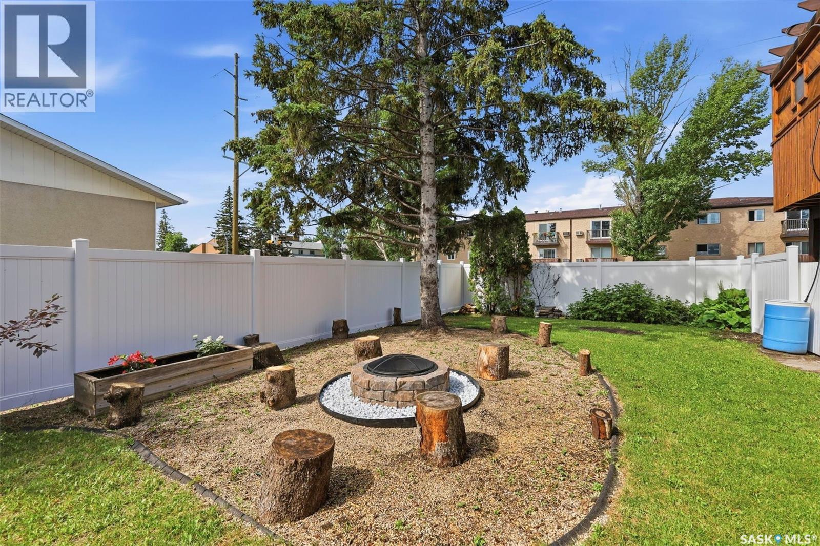 65 Rennie Place, Saskatoon, SK - Outdoor