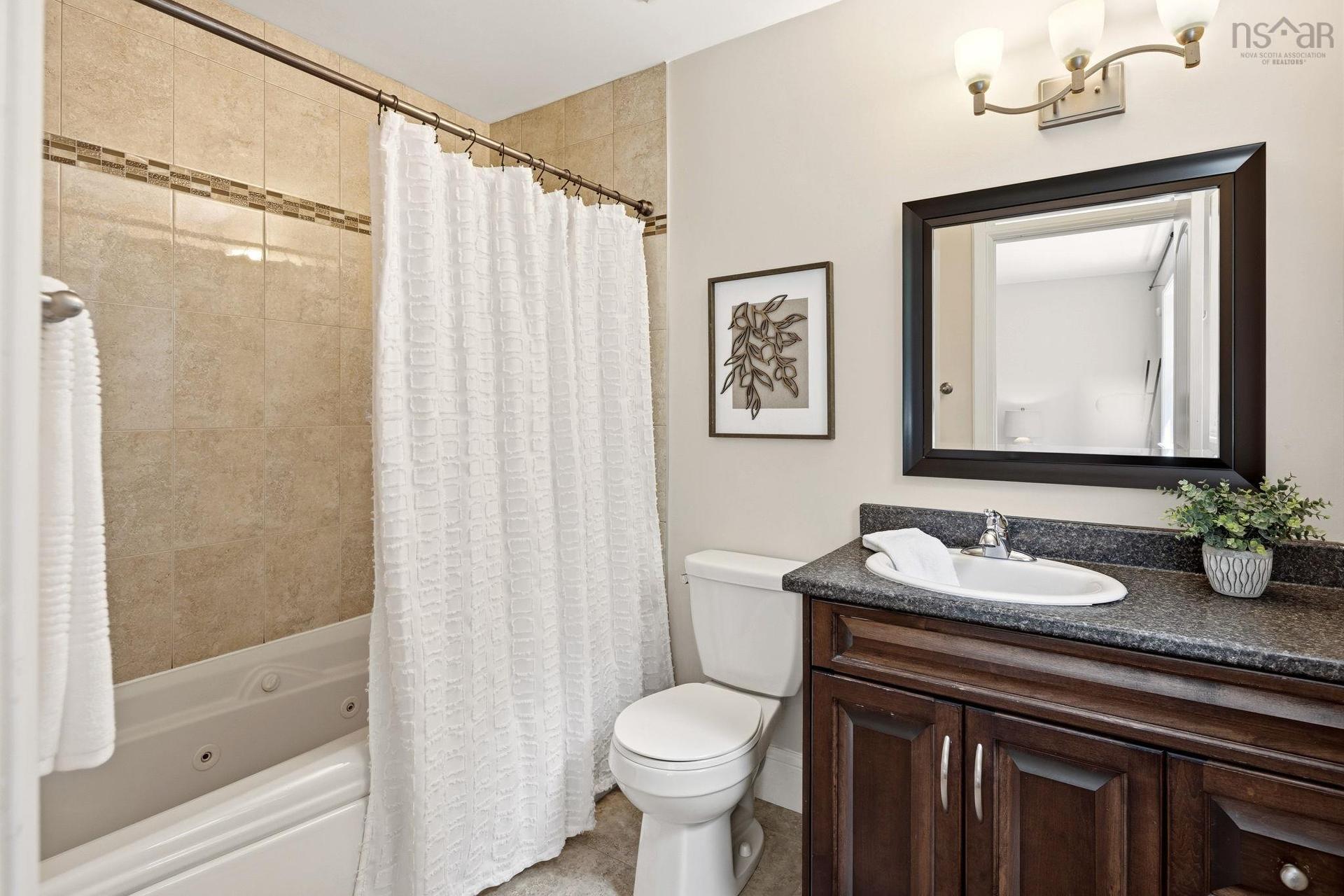 25 Four Mile Lane, Halifax, NS - Indoor Photo Showing Bathroom
