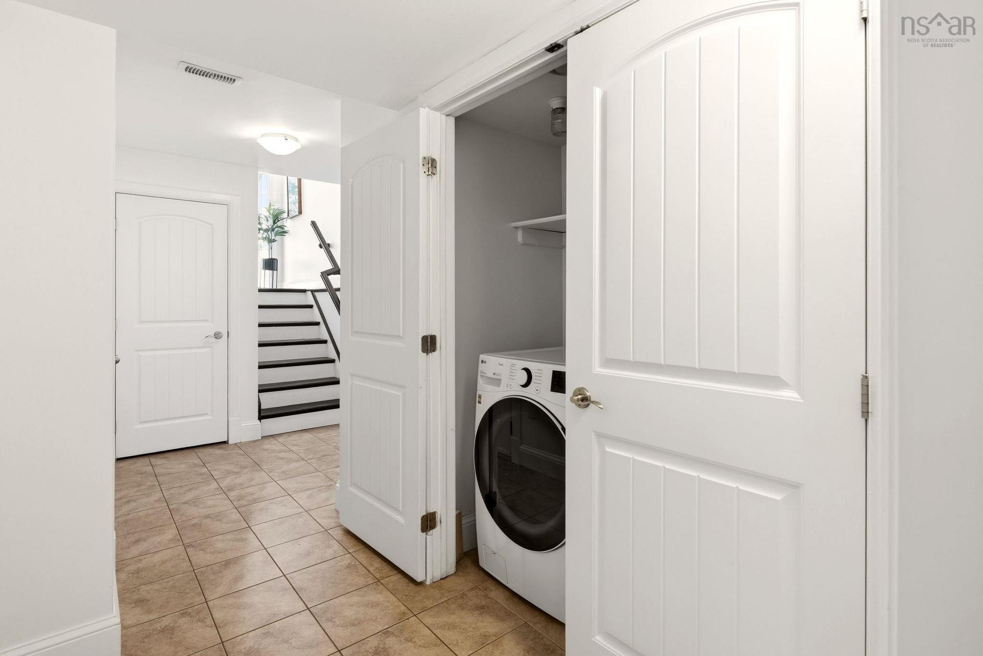25 Four Mile Lane, Halifax, NS - Indoor Photo Showing Laundry Room