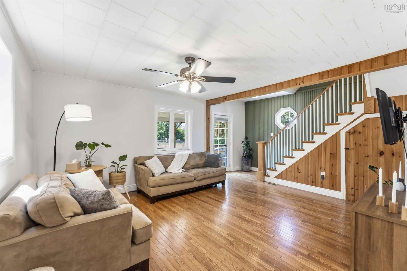 311 Stannus Street, Windsor, NS - Indoor Photo Showing Living Room