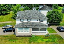 15 Rue du Portage Caraquet, NB E1W 1B2