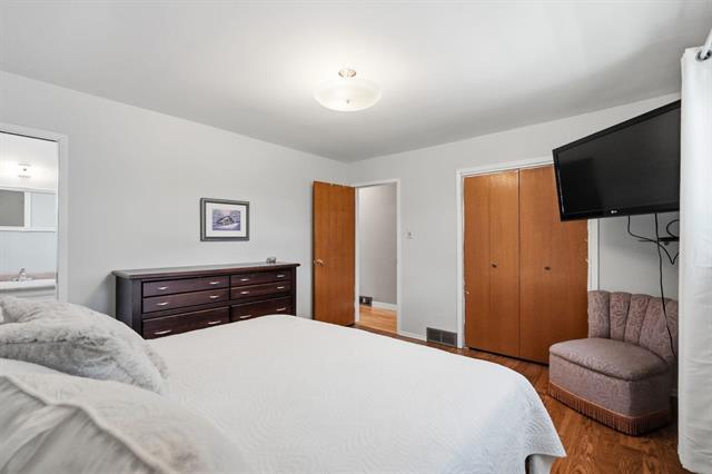 222 Stuart Ave, Winnipeg, MB - Indoor Photo Showing Bedroom
