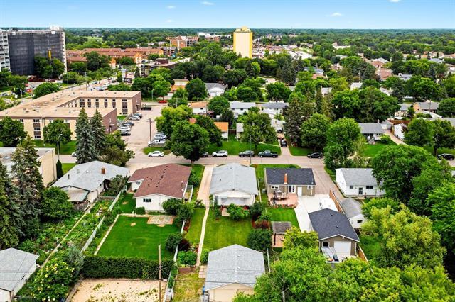 222 Stuart Ave, Winnipeg, MB - Outdoor With View