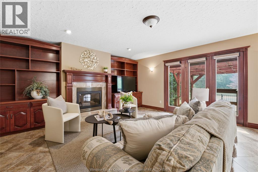 2073 Lesperance Road, Tecumseh, ON - Indoor Photo Showing Living Room With Fireplace