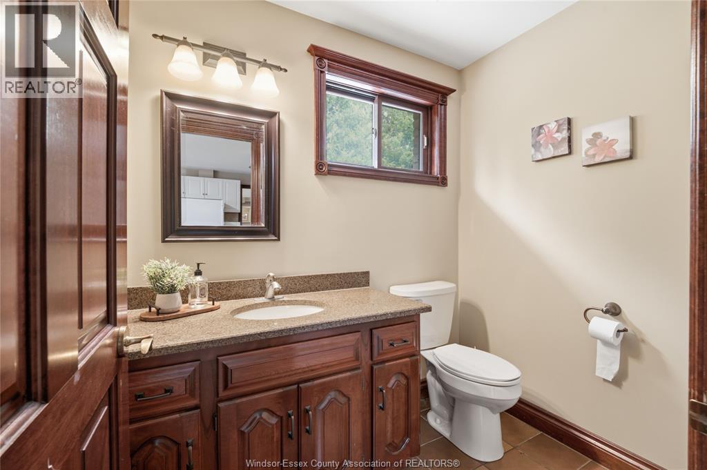 2073 Lesperance Road, Tecumseh, ON - Indoor Photo Showing Bathroom