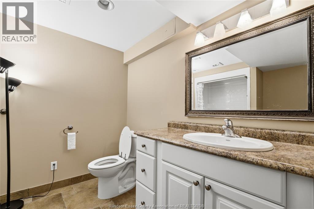 2073 Lesperance Road, Tecumseh, ON - Indoor Photo Showing Bathroom