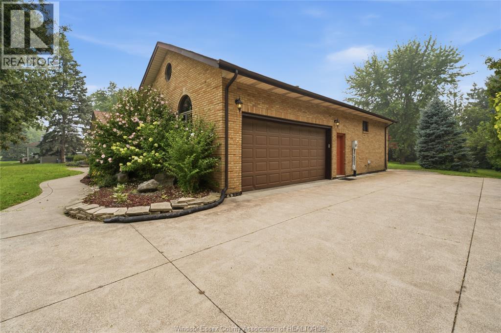 2073 Lesperance Road, Tecumseh, ON - Outdoor