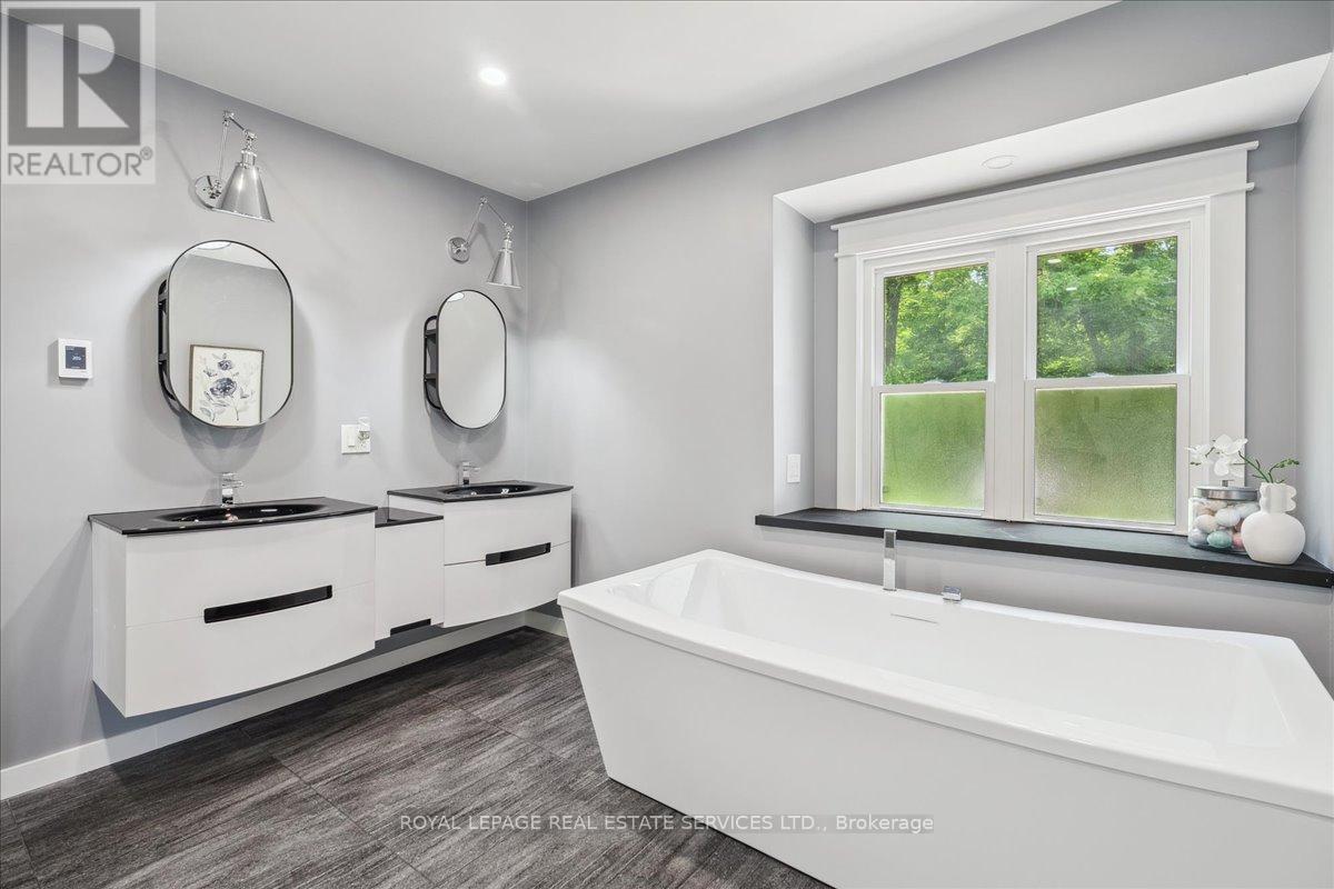 62 Windemere Road, Hamilton, ON - Indoor Photo Showing Bathroom