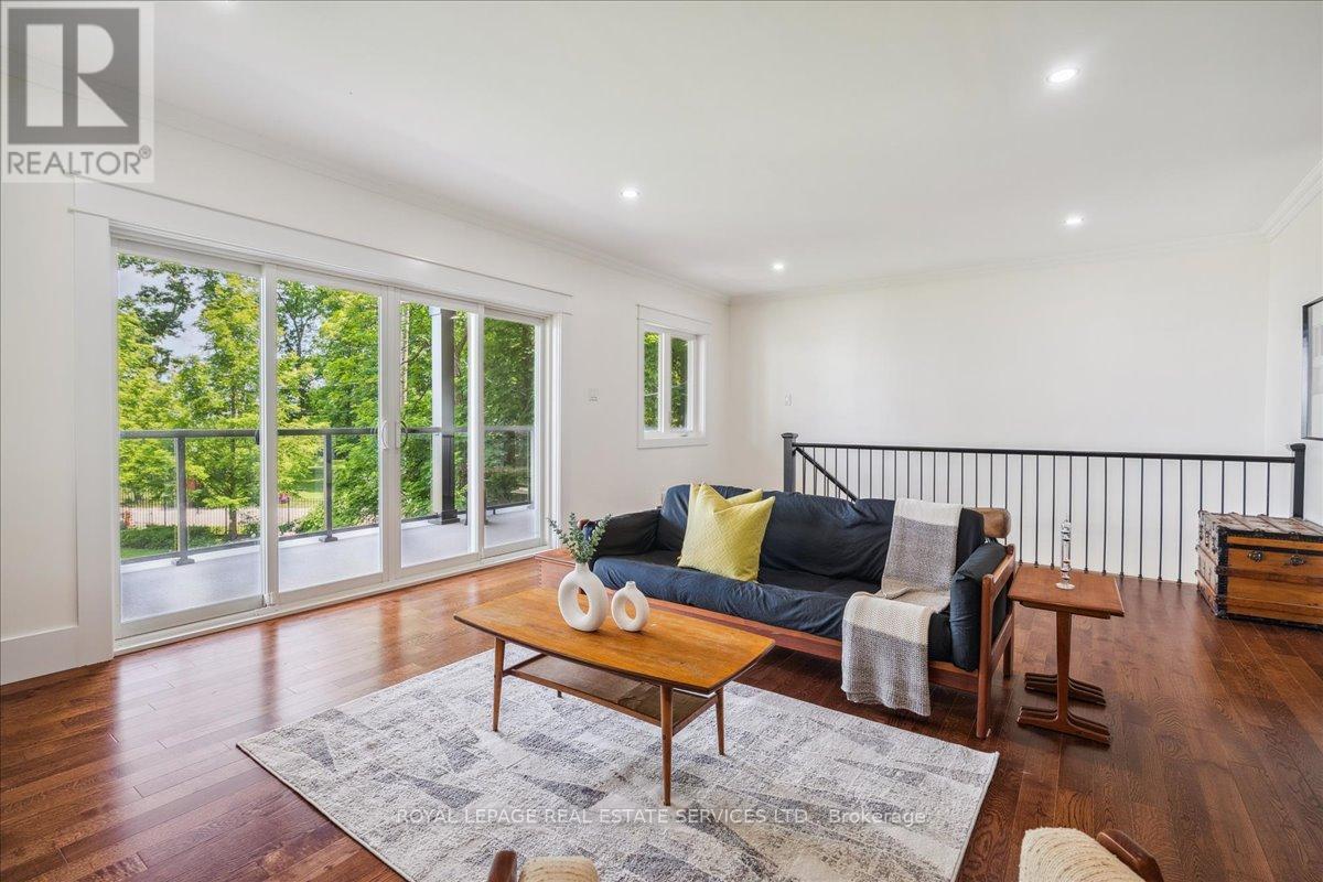 62 Windemere Road, Hamilton, ON - Indoor Photo Showing Living Room