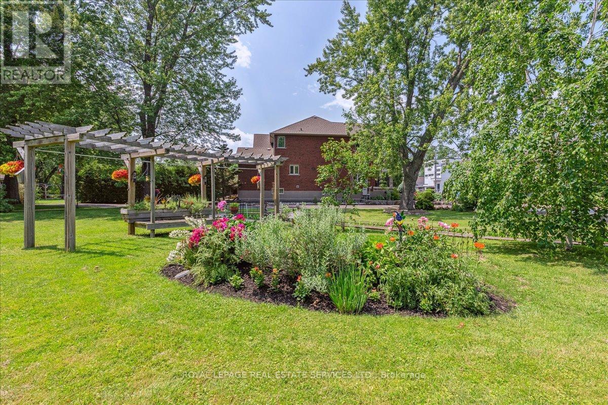 62 Windemere Road, Hamilton, ON - Outdoor
