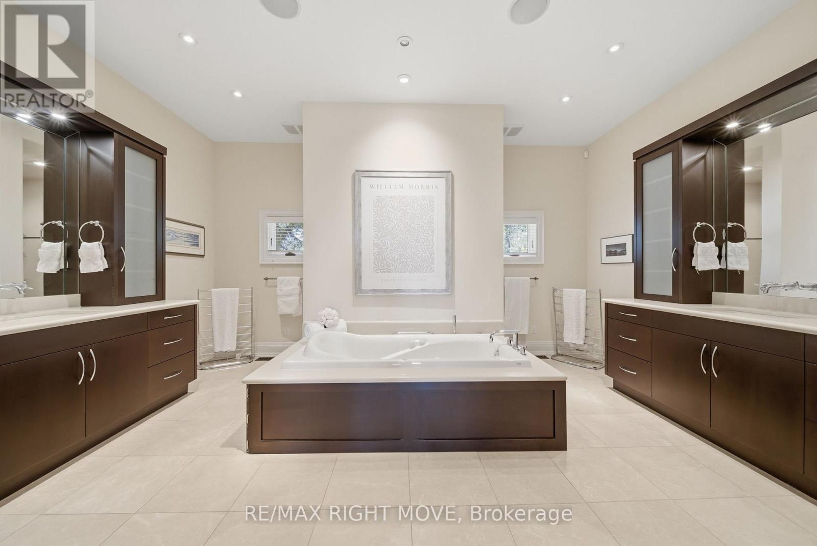 28 Maple Drive, Orillia, ON - Indoor Photo Showing Bathroom