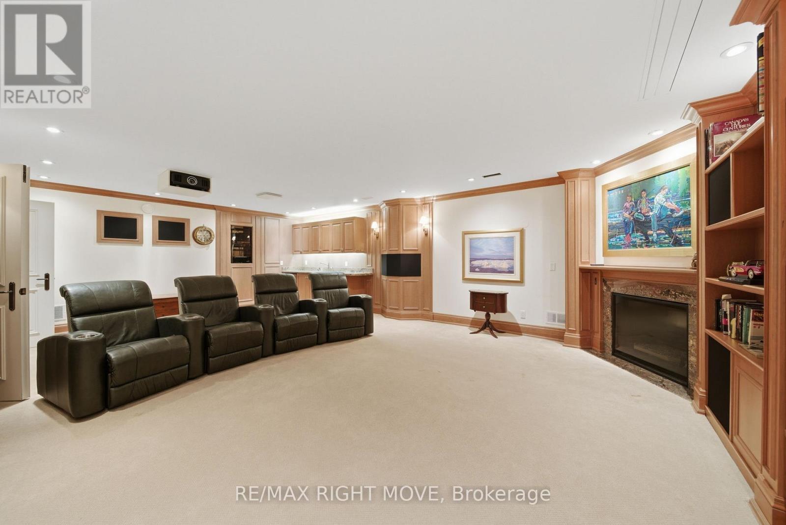 28 Maple Drive, Orillia, ON - Indoor
