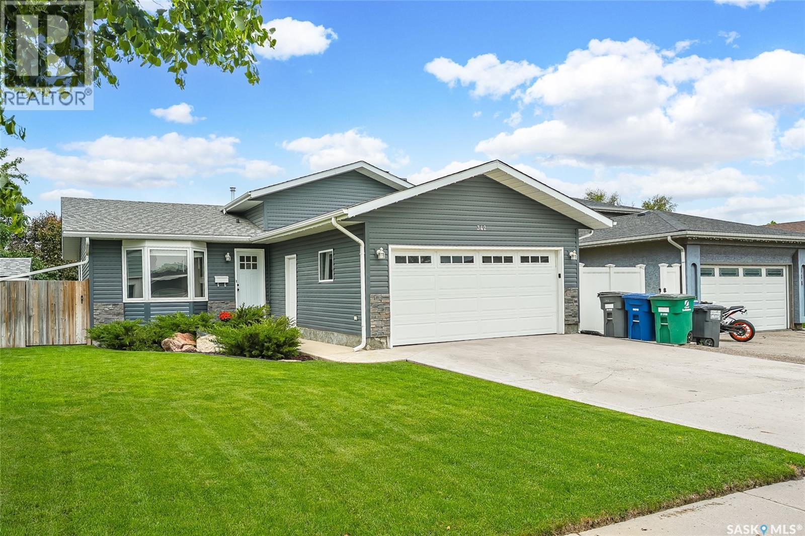 342 Haslam Crescent, Saskatoon, SK - Outdoor