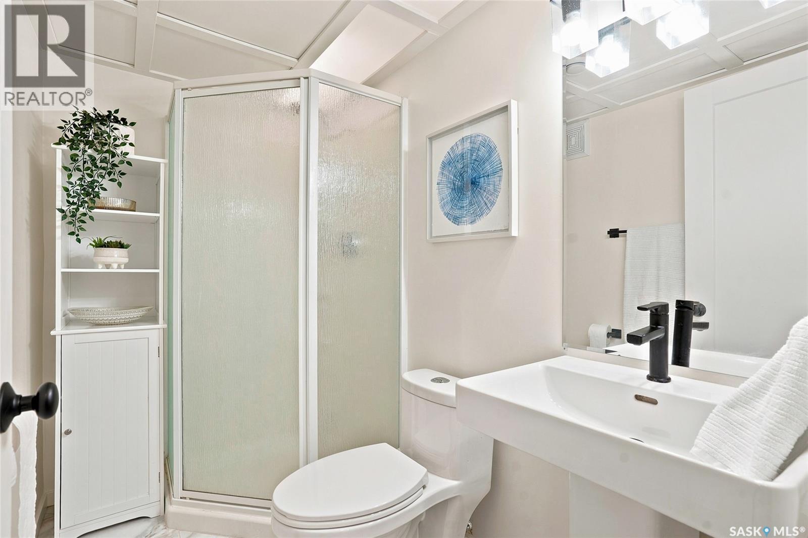 342 Haslam Crescent, Saskatoon, SK - Indoor Photo Showing Bathroom