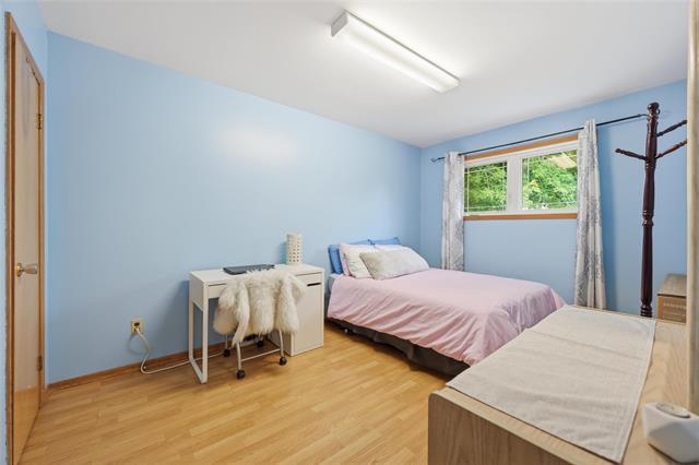 253 Hawthorne Ave, Winnipeg, MB - Indoor Photo Showing Bedroom