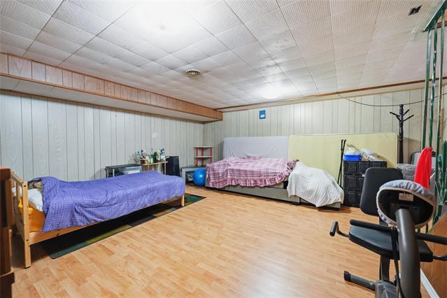 253 Hawthorne Ave, Winnipeg, MB - Indoor Photo Showing Bedroom
