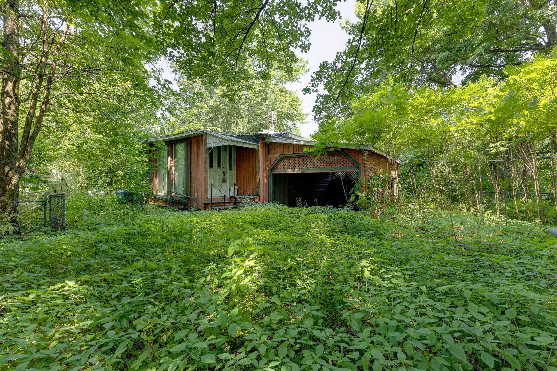 Front of Structure - 386 Rue Champlain, Henryville, QC - Outdoor