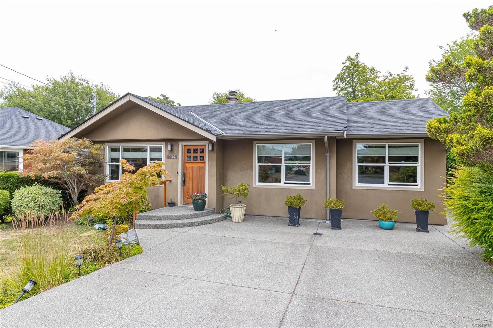 10107 Third St, Sidney, BC