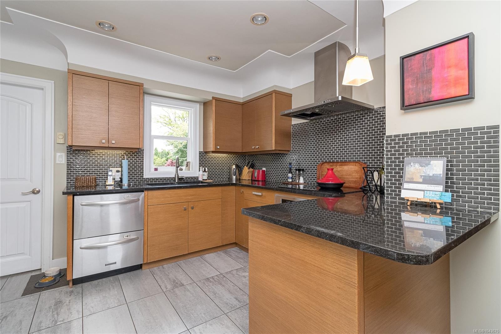 10107 Third St, Sidney, BC