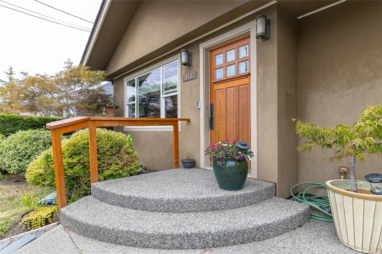 10107 Third St, Sidney, BC