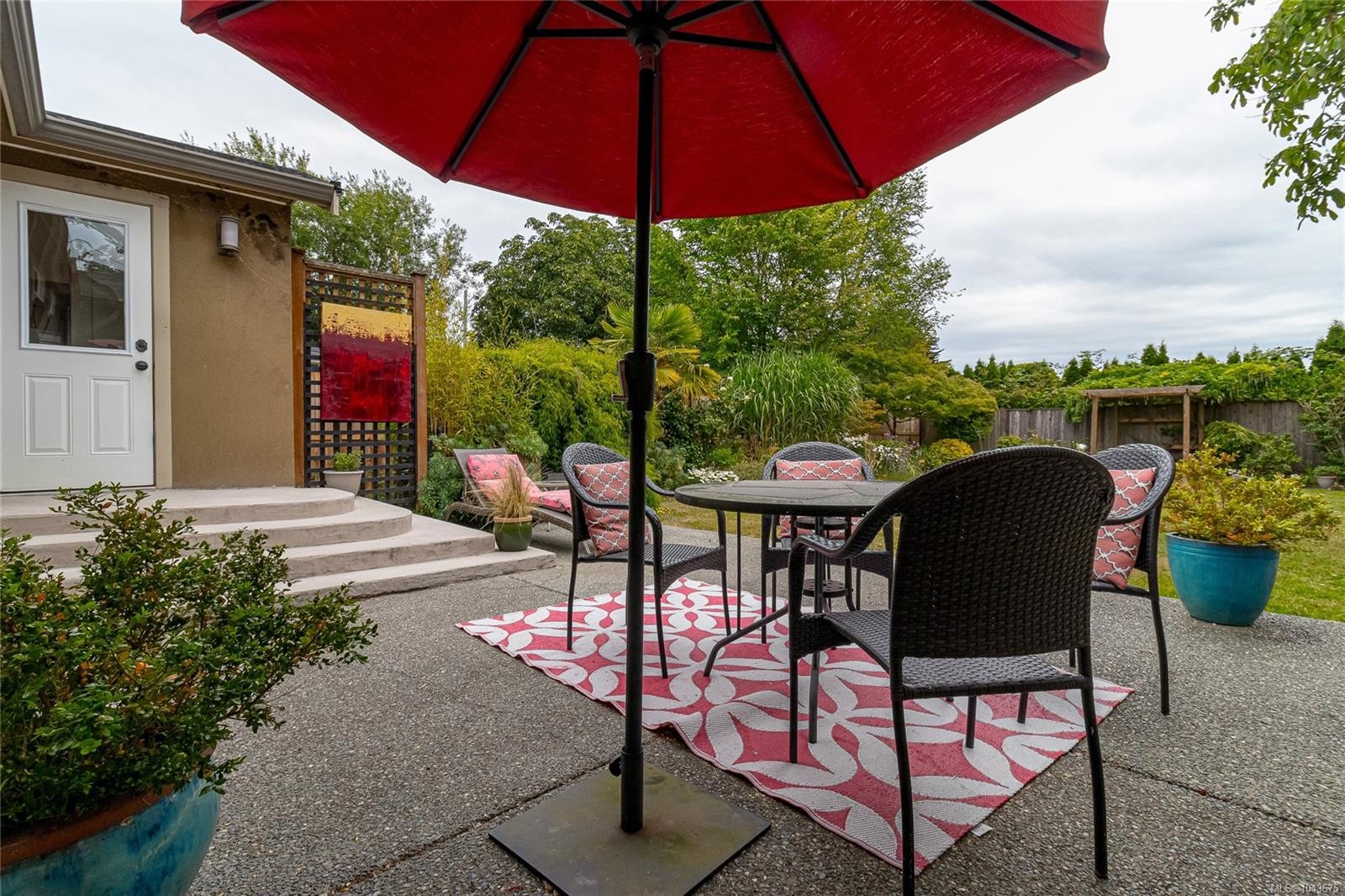 10107 Third St, Sidney, BC