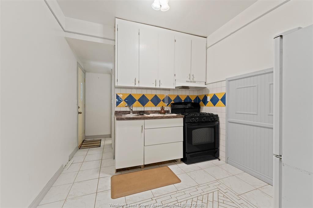 759 Glengarry Avenue, Windsor, ON - Indoor Photo Showing Other Room