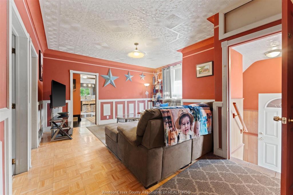 759 Glengarry Avenue, Windsor, ON - Indoor Photo Showing Other Room