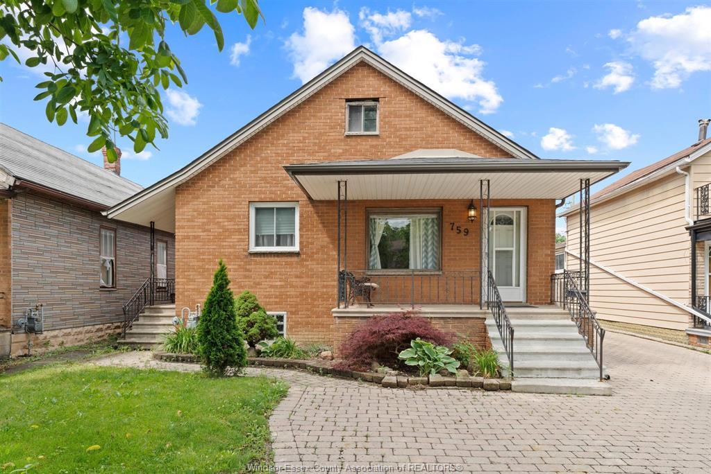 759 Glengarry Avenue, Windsor, ON - Outdoor With Deck Patio Veranda